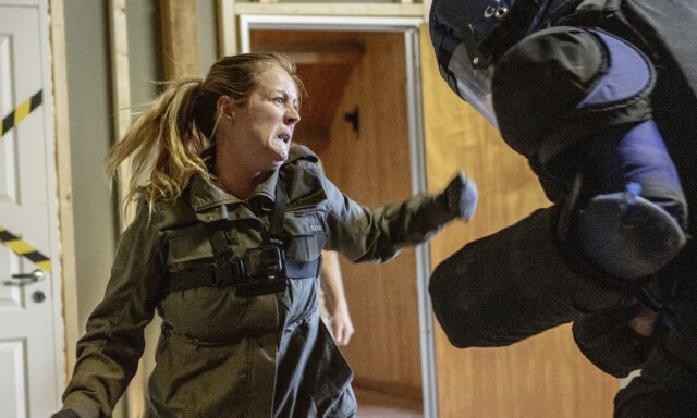 NÆRKAMP: Siri Kristiansen i beintøff kamp. Etter hjemkomsten lengtet hun tilbake til militærleiren. FOTO: Matti Bernitz/TV2 NÆRKAMP: Siri Kristiansen i beintøff kamp. Etter hjemkomsten lengtet hun tilbake til militærleiren. FOTO: Matti Bernitz/TV2